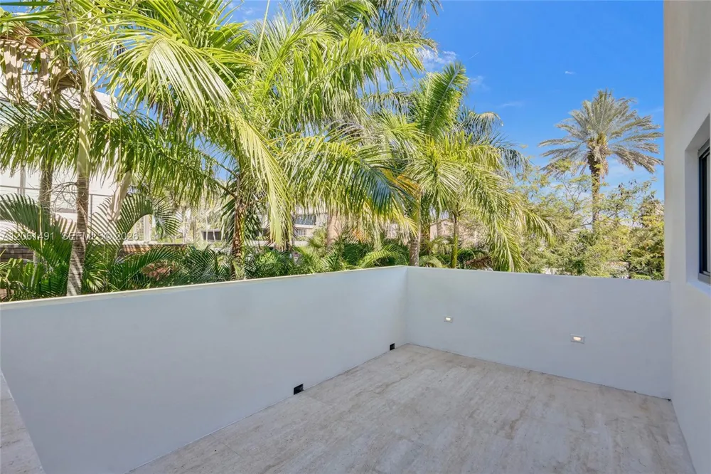 Address Not Shown Golden Beach, FL 33160