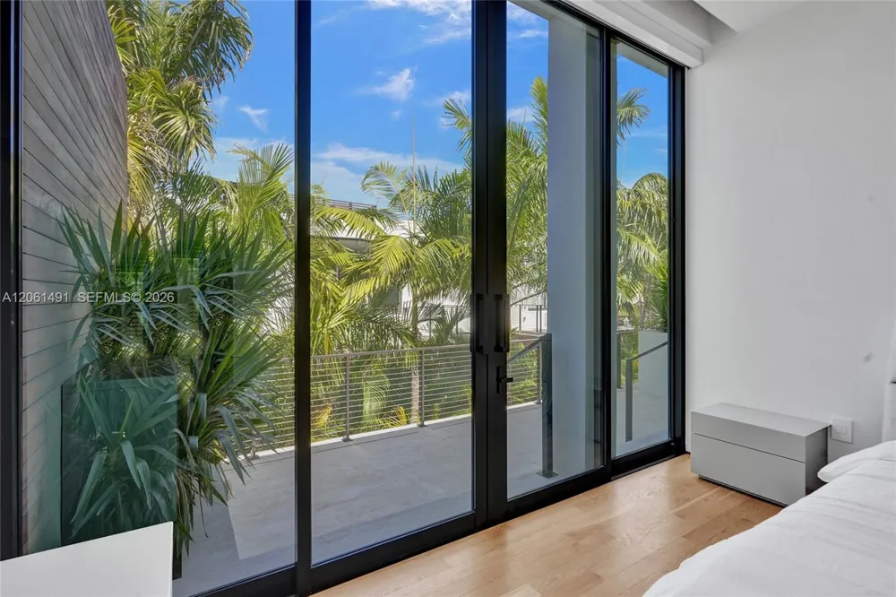 Address Not Shown Golden Beach, FL 33160
