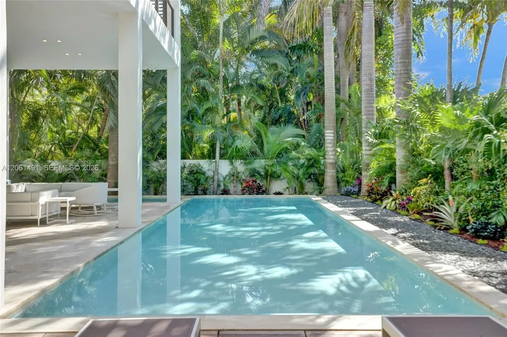 Address Not Shown Golden Beach, FL 33160