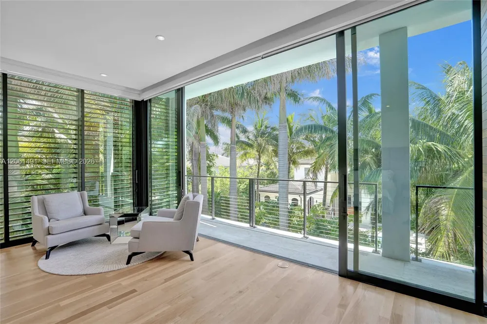 Address Not Shown Golden Beach, FL 33160