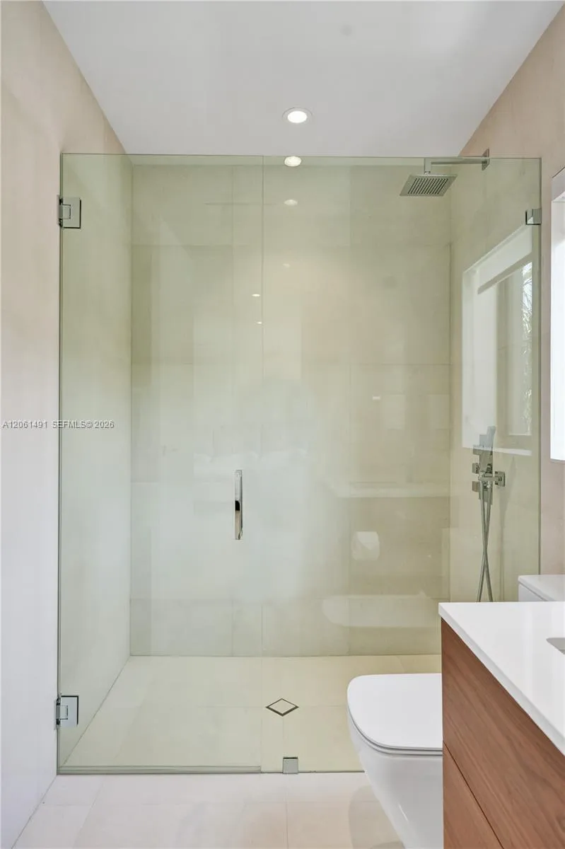 Address Not Shown Golden Beach, FL 33160