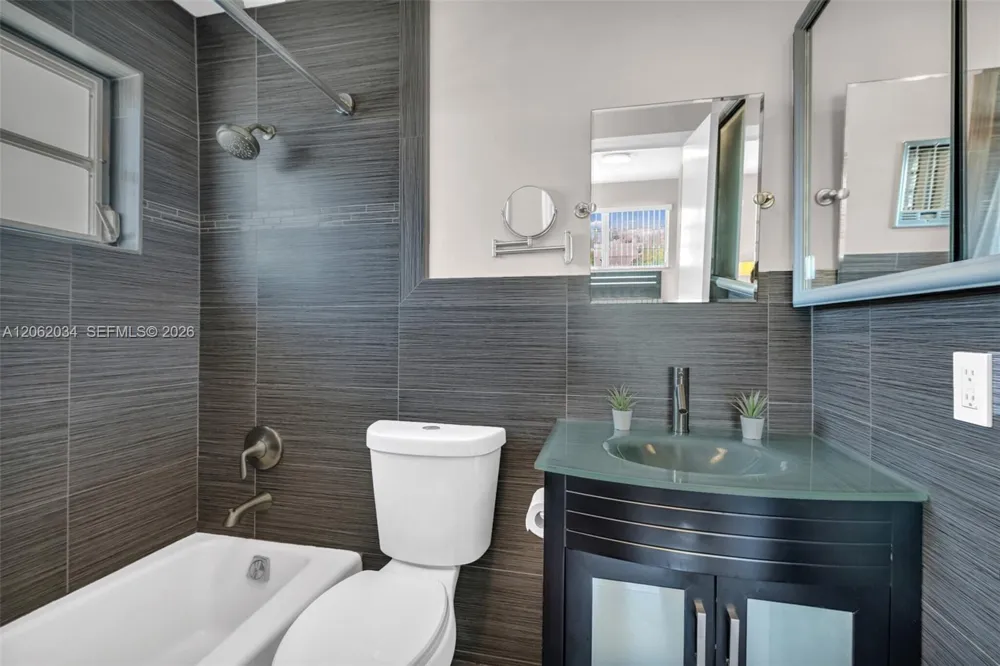 22 SE 3rd Ter #37 Dania Beach, FL 33004