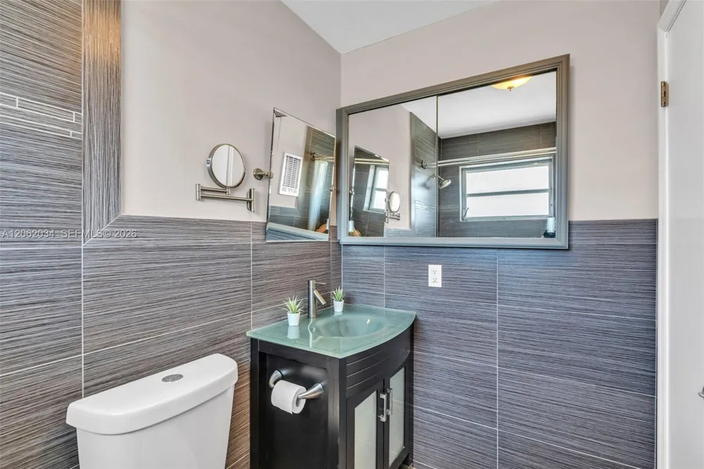22 SE 3rd Ter #37 Dania Beach, FL 33004