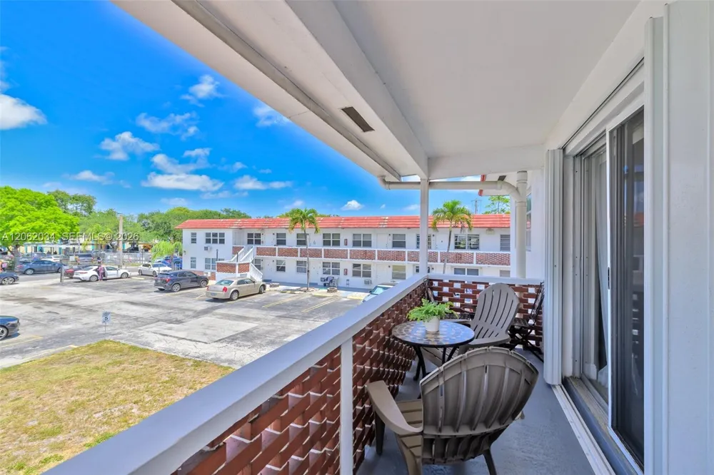 22 SE 3rd Ter #37 Dania Beach, FL 33004