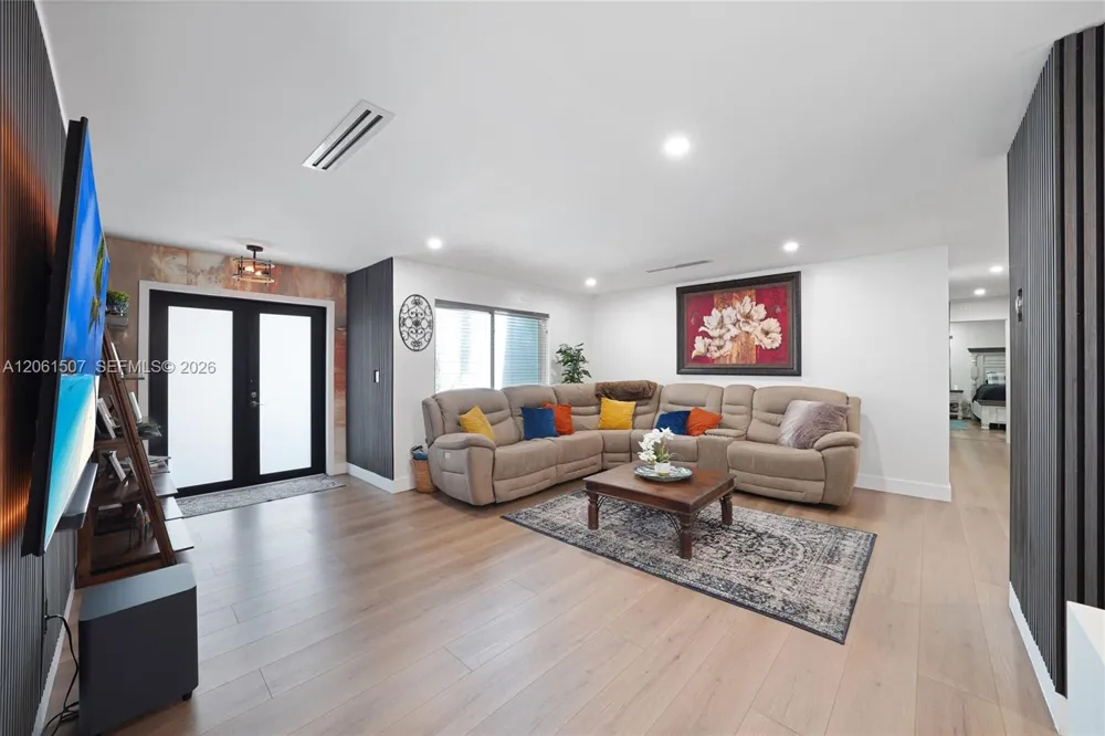 13210 SW 12th St Miami, FL 33184