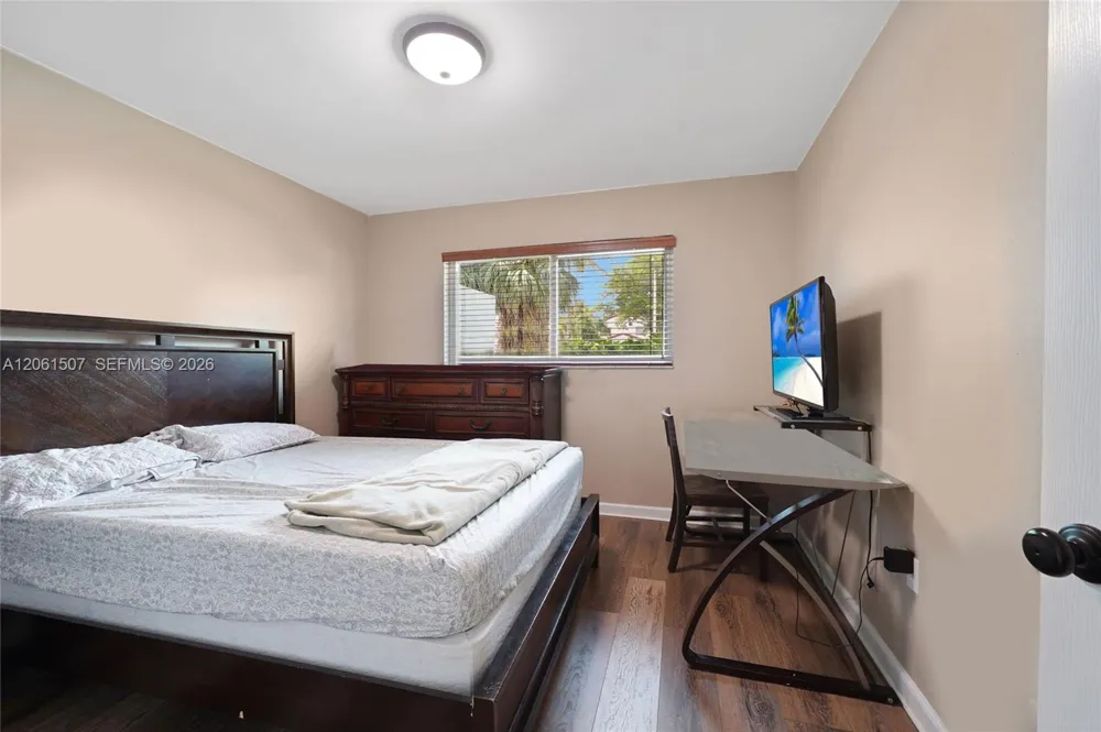 13210 SW 12th St Miami, FL 33184