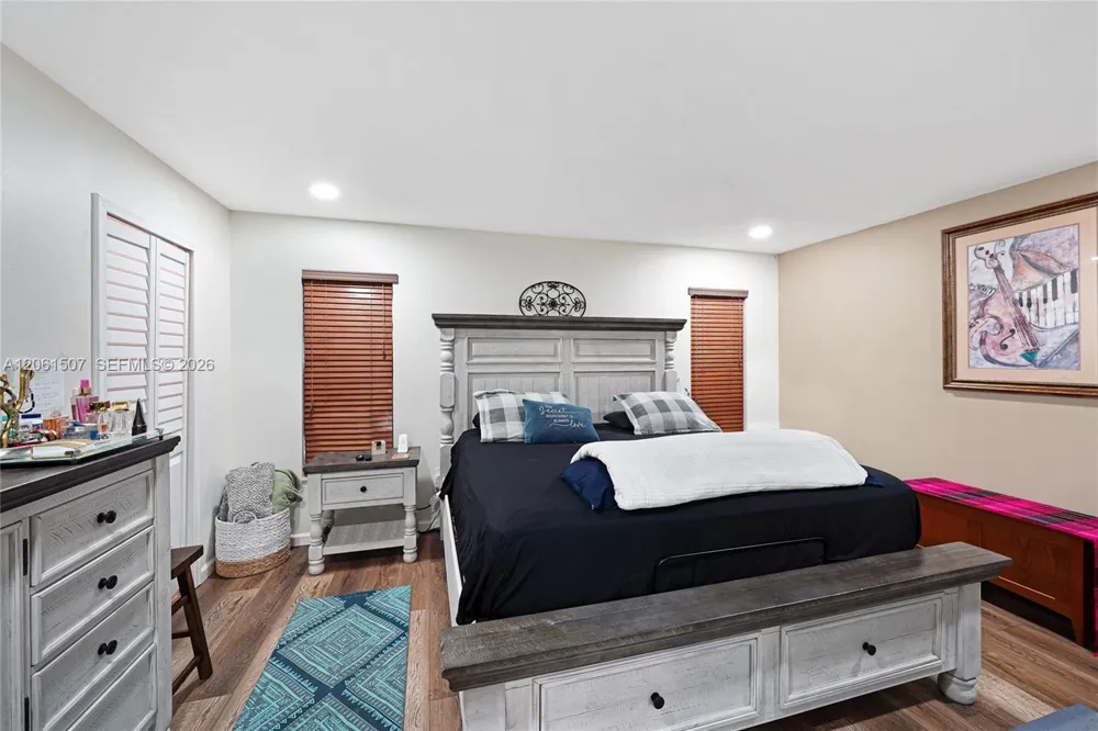 13210 SW 12th St Miami, FL 33184