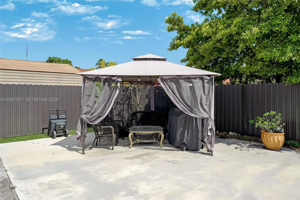 13210 SW 12th St Miami, FL 33184