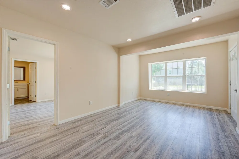 8709 Knox Street Houston, TX 77088