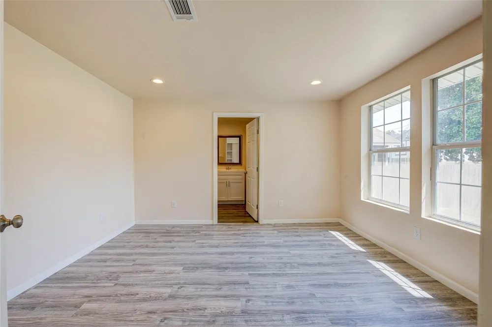 8709 Knox Street Houston, TX 77088