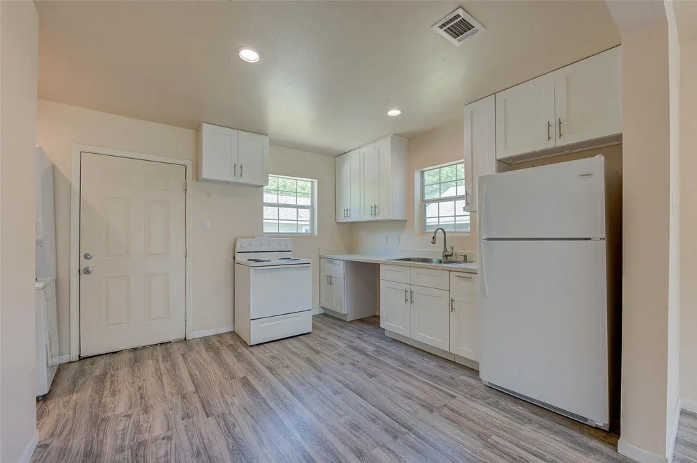 8709 Knox Street Houston, TX 77088