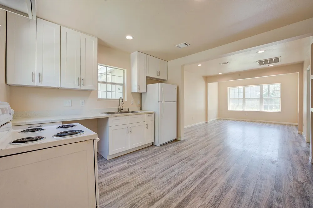 8709 Knox Street Houston, TX 77088