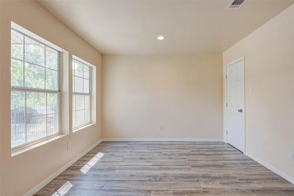 8709 Knox Street Houston, TX 77088