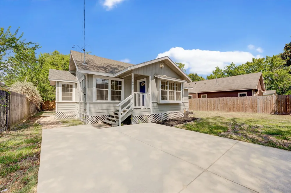 8709 Knox Street Houston, TX 77088