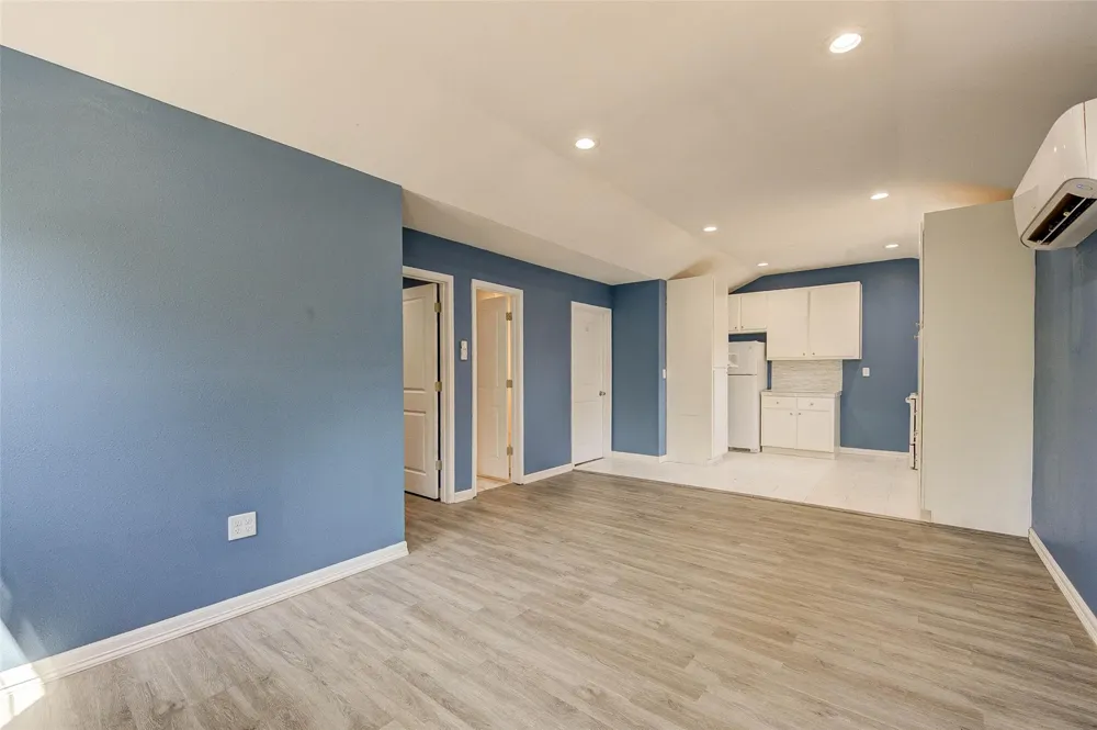 8709 Knox Street Houston, TX 77088