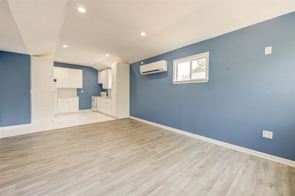 8709 Knox Street Houston, TX 77088
