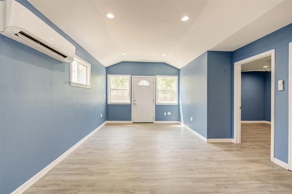 8709 Knox Street Houston, TX 77088