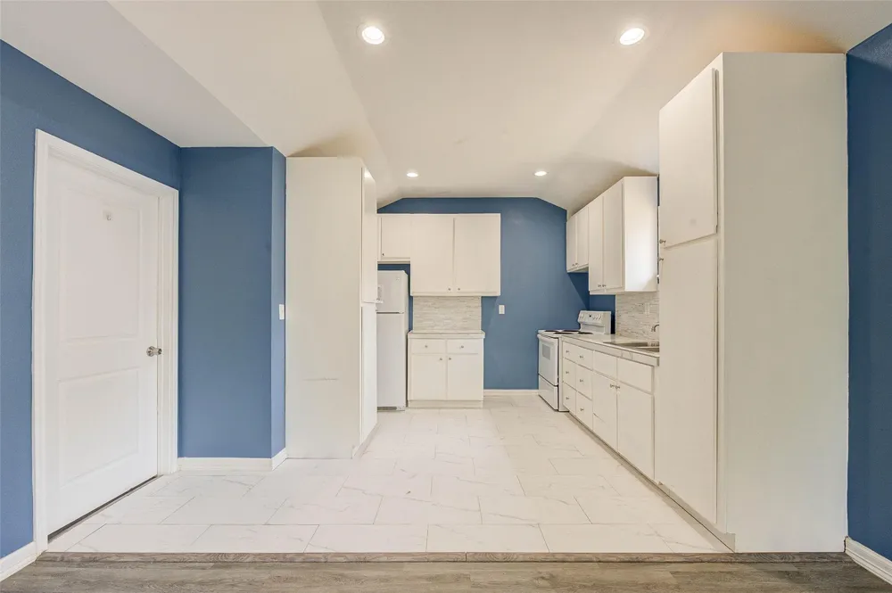 8709 Knox Street Houston, TX 77088