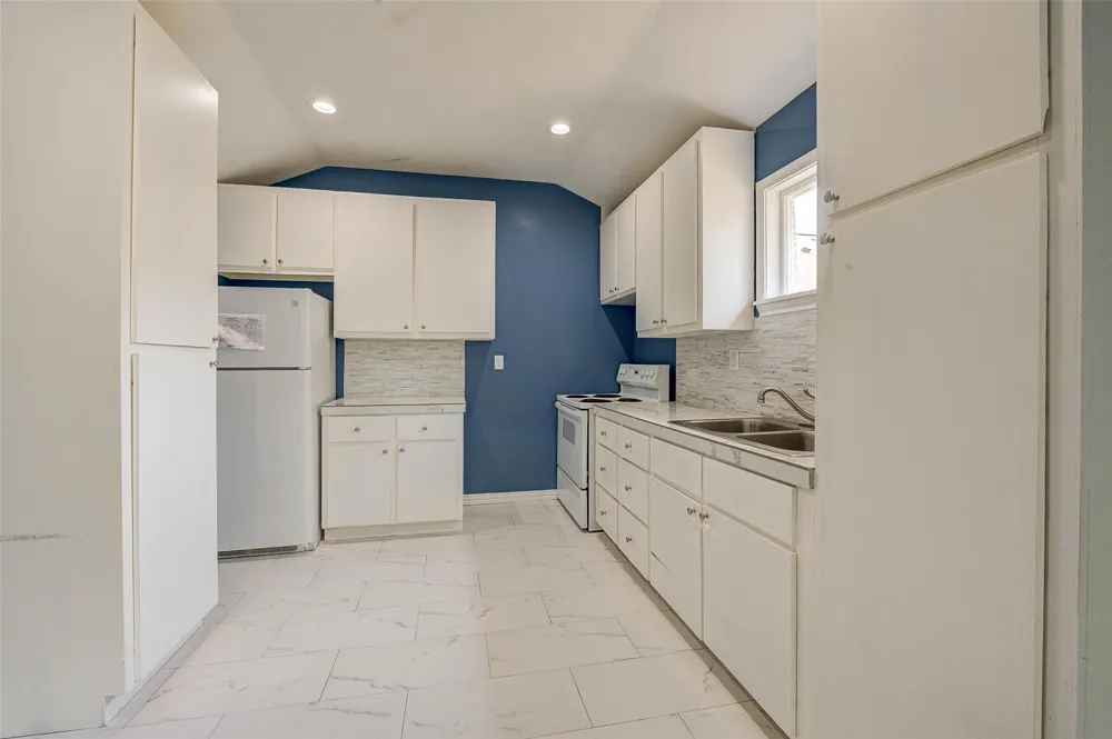8709 Knox Street Houston, TX 77088