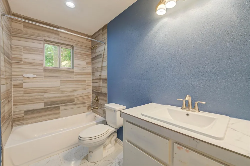 8709 Knox Street Houston, TX 77088