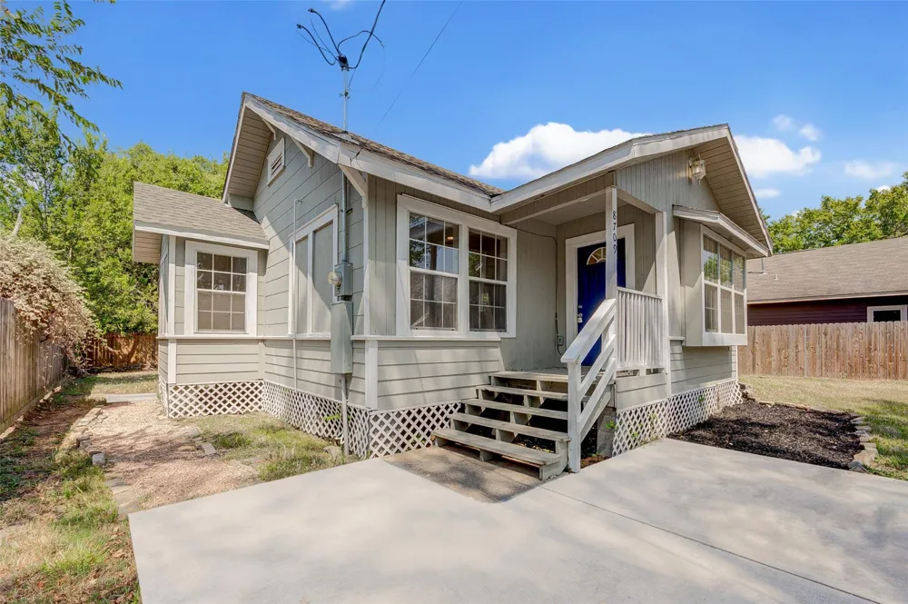 8709 Knox Street Houston, TX 77088