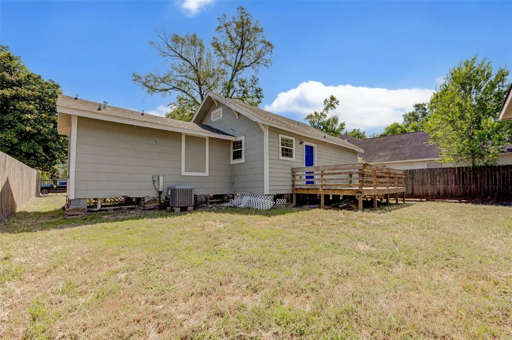 8709 Knox Street Houston, TX 77088