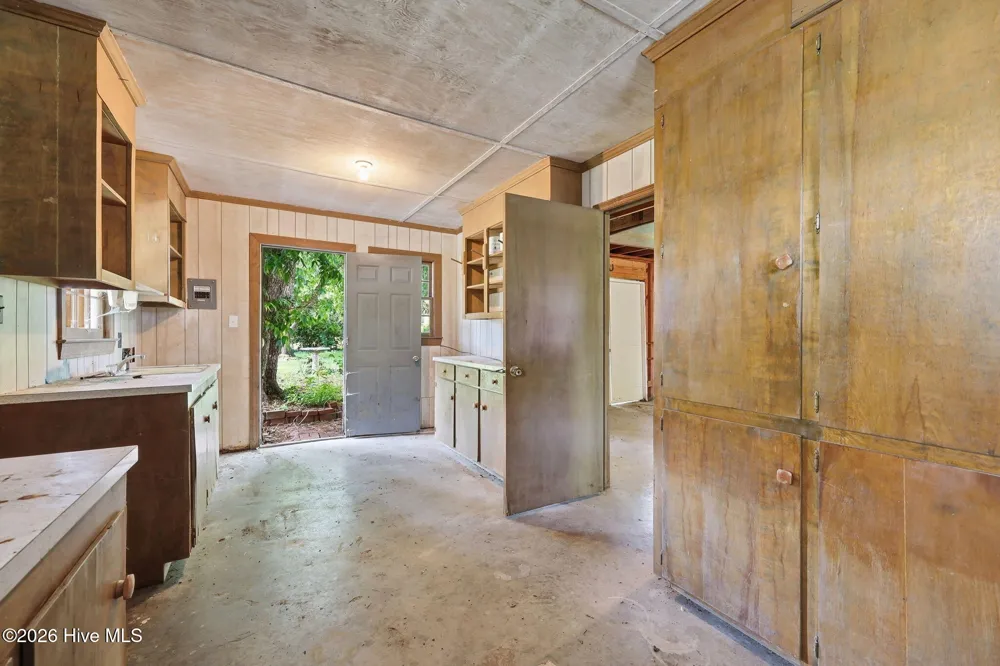 3284 Walnut Street Farmville, NC 27828