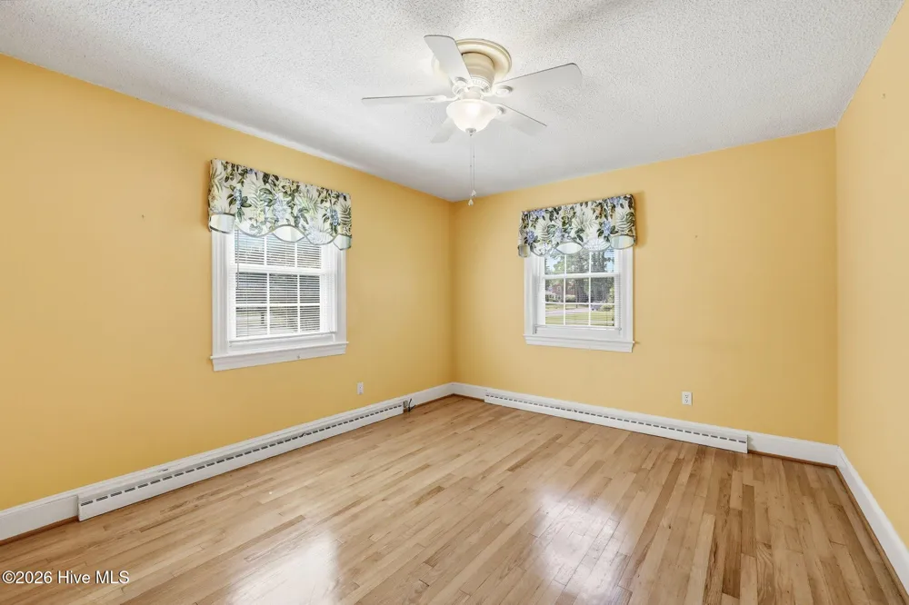 3284 Walnut Street Farmville, NC 27828