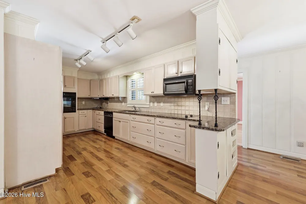 3284 Walnut Street Farmville, NC 27828