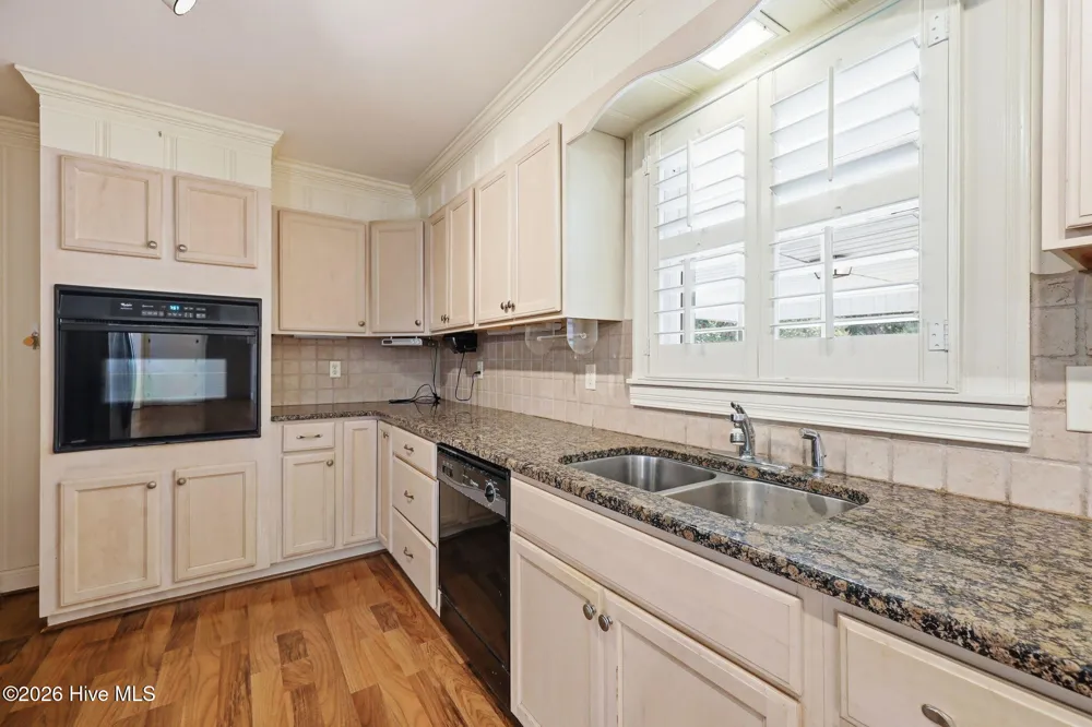 3284 Walnut Street Farmville, NC 27828