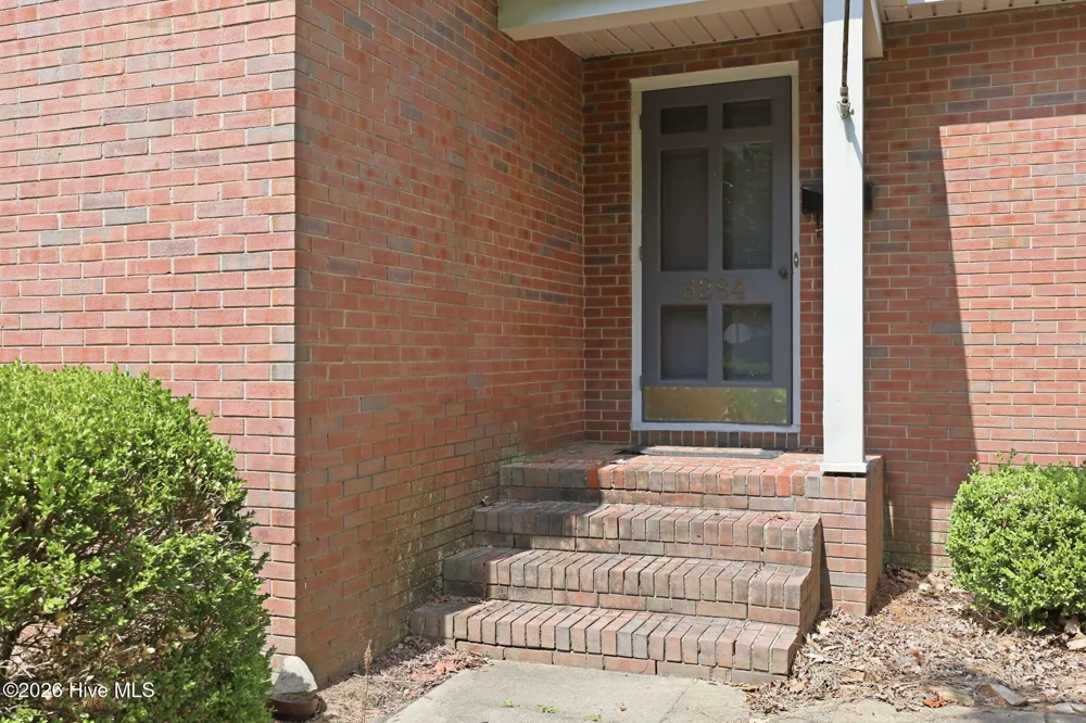 3284 Walnut Street Farmville, NC 27828