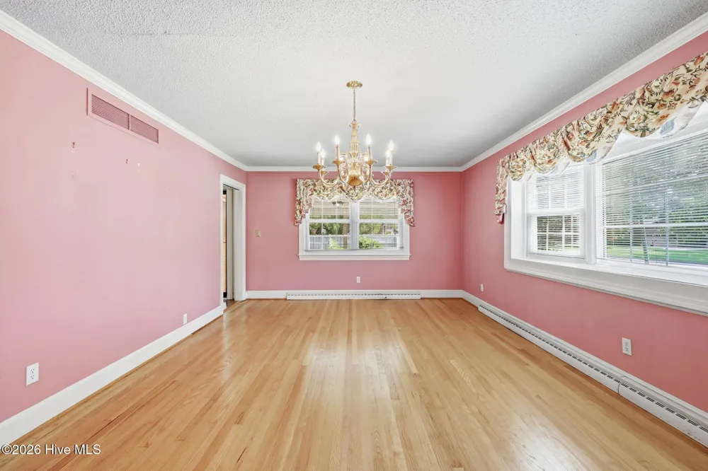 3284 Walnut Street Farmville, NC 27828