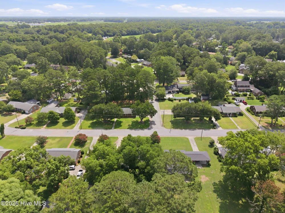 3284 Walnut Street Farmville, NC 27828
