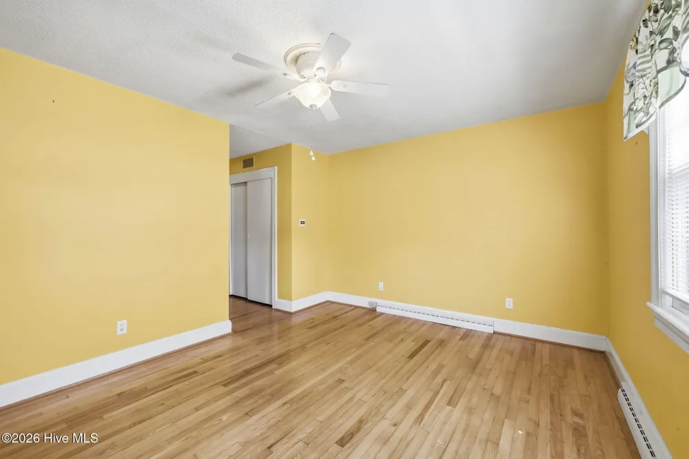 3284 Walnut Street Farmville, NC 27828