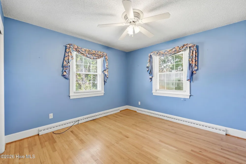 3284 Walnut Street Farmville, NC 27828