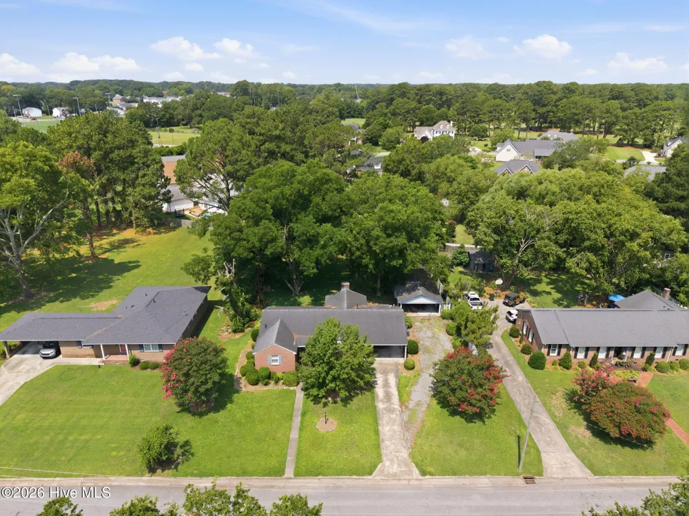 3284 Walnut Street Farmville, NC 27828