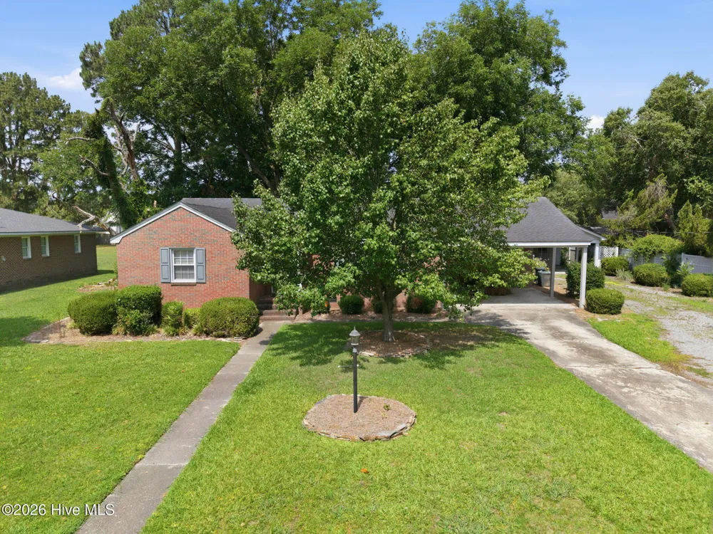 3284 Walnut Street Farmville, NC 27828