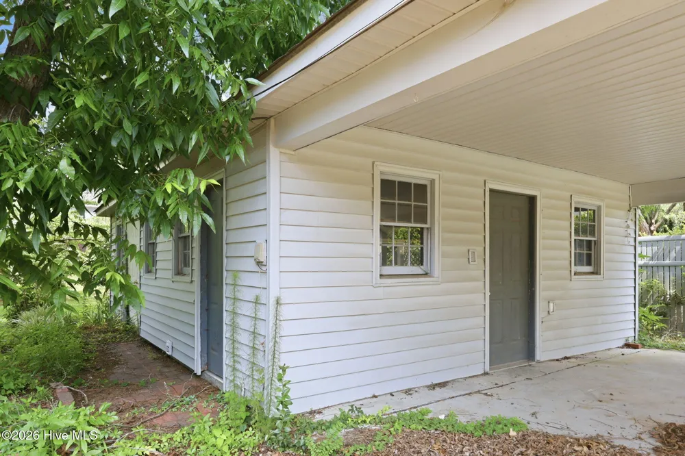 3284 Walnut Street Farmville, NC 27828