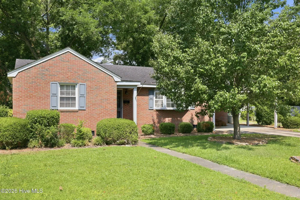 3284 Walnut Street Farmville, NC 27828