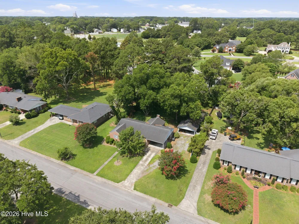 3284 Walnut Street Farmville, NC 27828