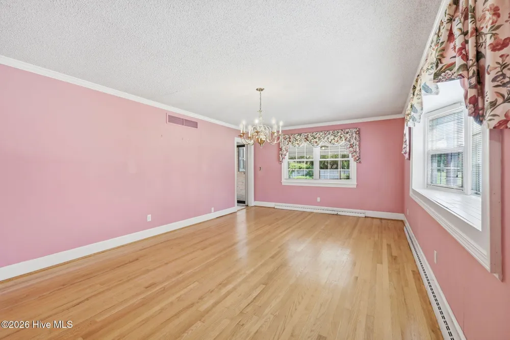 3284 Walnut Street Farmville, NC 27828