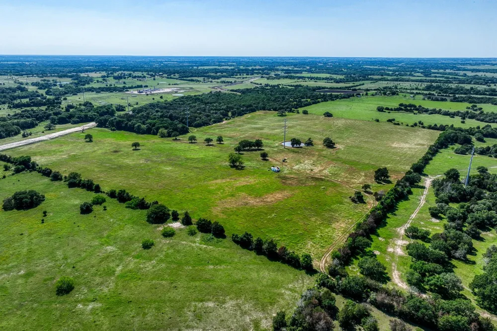 8101 W Parkison Lane Lane W Brenham, TX 77833