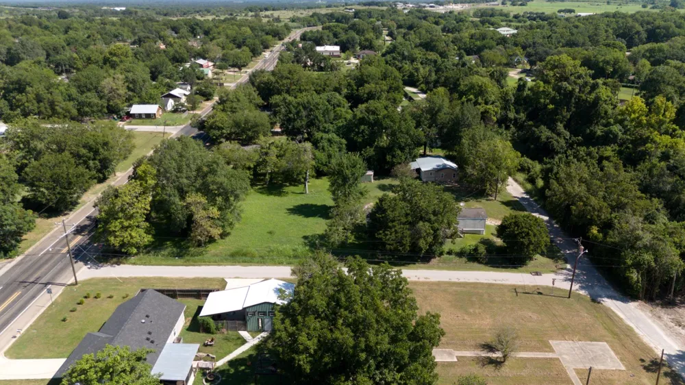 904 Piedmont Drive Navasota, TX 77868