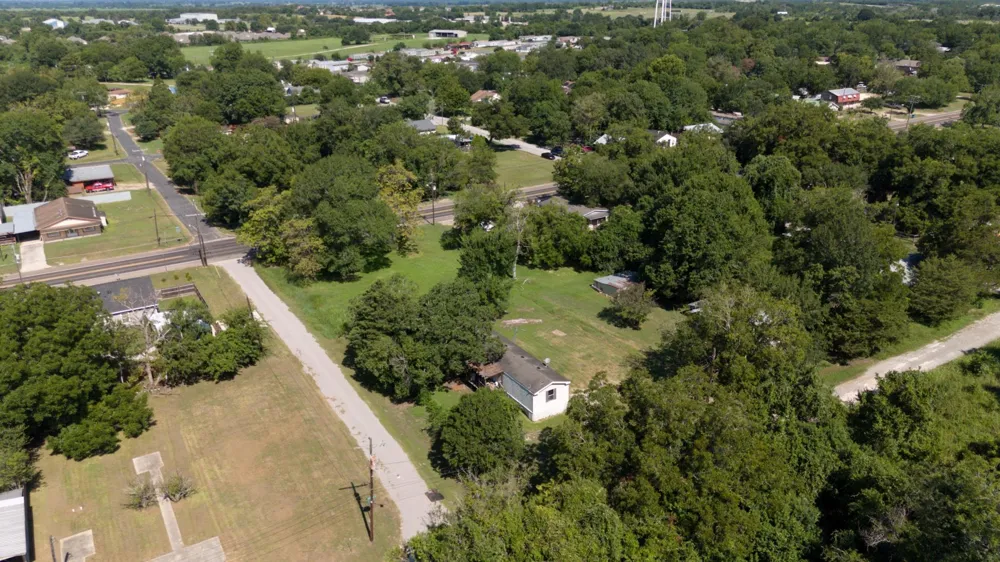 904 Piedmont Drive Navasota, TX 77868