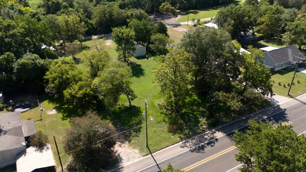 904 Piedmont Drive Navasota, TX 77868