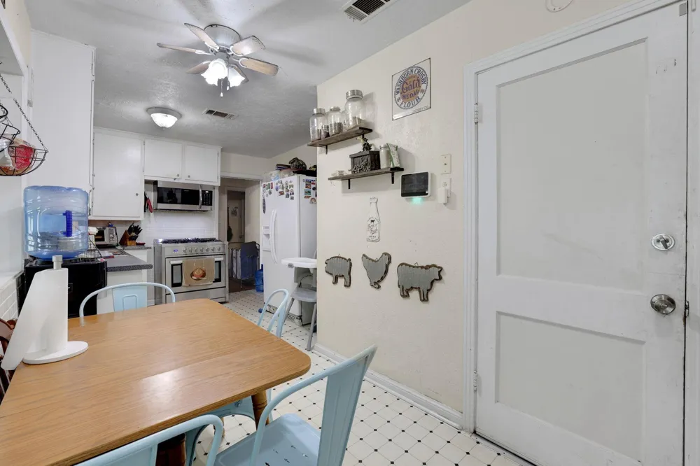 2713 Cos Street Liberty, TX 77575