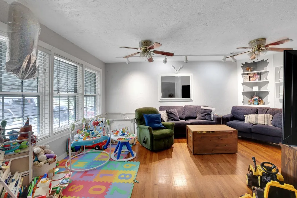 2713 Cos Street Liberty, TX 77575