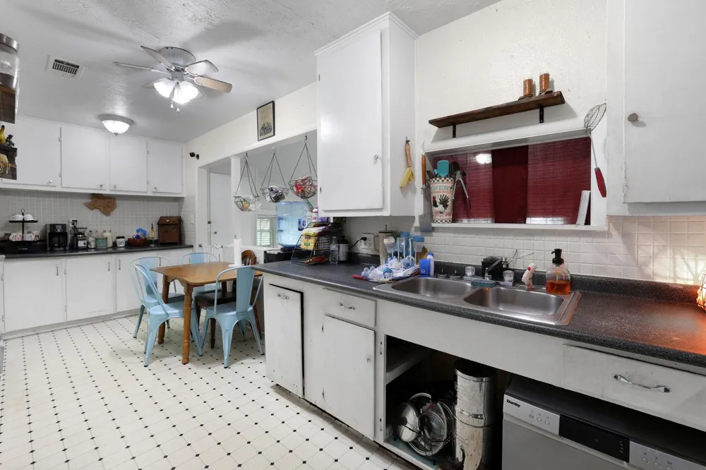 2713 Cos Street Liberty, TX 77575