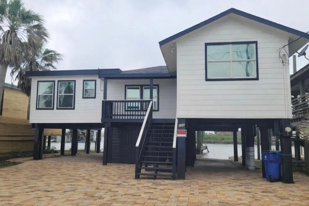 347 Bonito Lane Surfside Beach, TX 77541