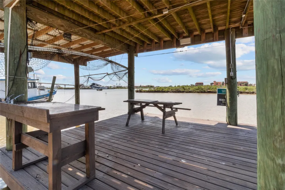 347 Bonito Lane Surfside Beach, TX 77541